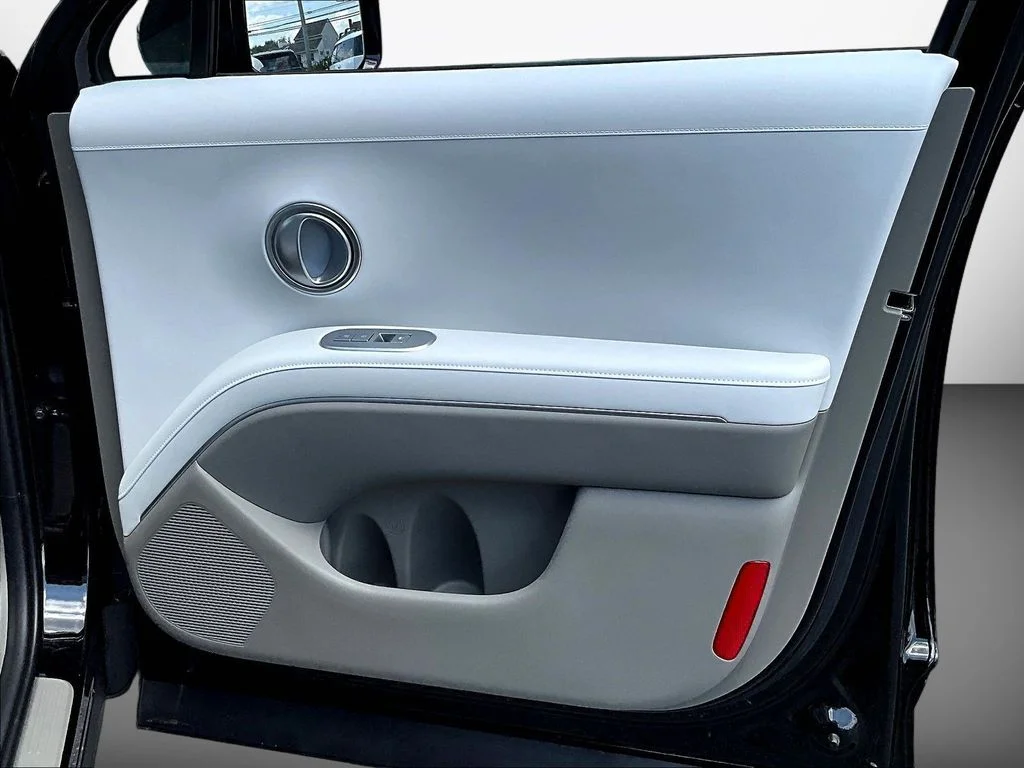 New 2026 Black Hyundai SEL image 32