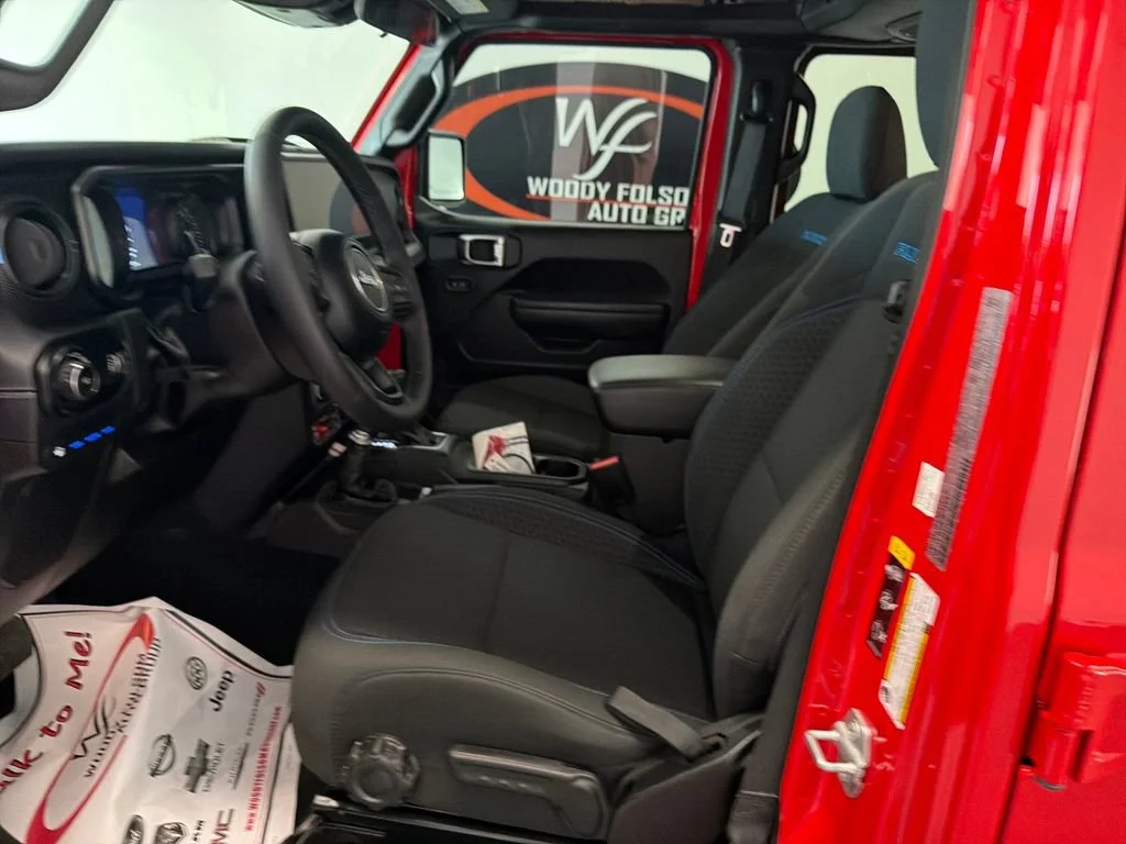 Used 2025 Firecracker Red C Jeep Rubicon image 9
