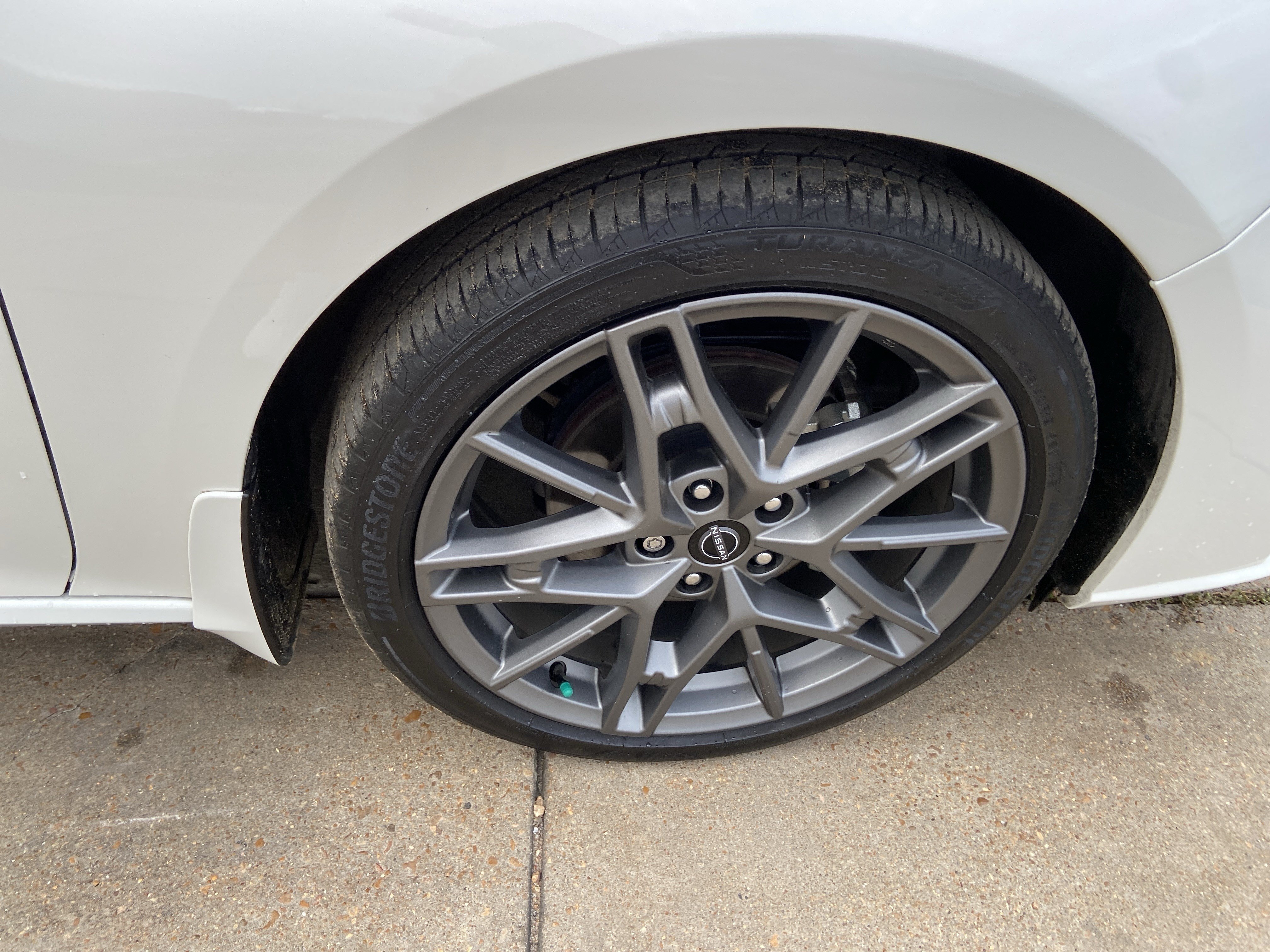 Used 2023 Pearl White Tricoat Nissan 2.0 SR image 32