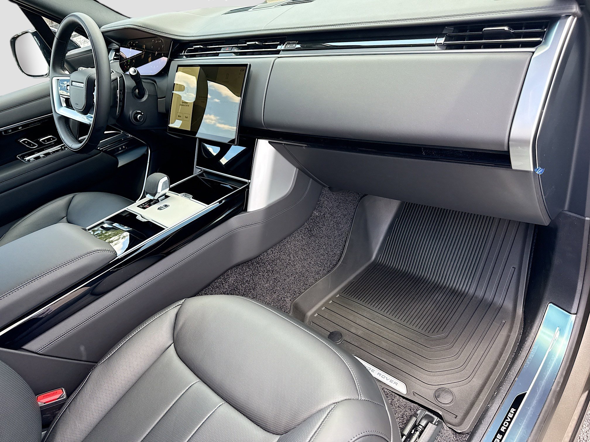 New 2026 Batumi Gold Land Rover SE image 14