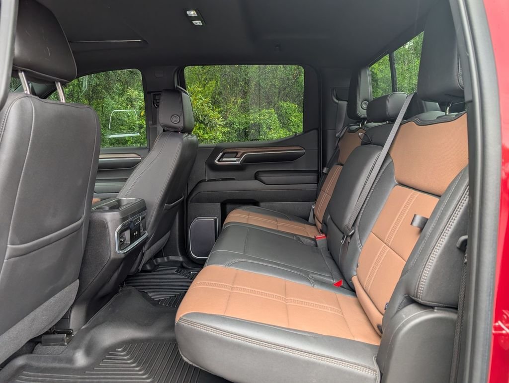 Used 2023 Red Chevrolet High Country image 27