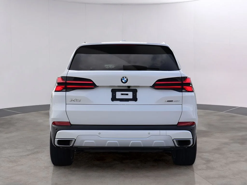 Used 2024 Mineral White Metallic BMW xDrive40i image 6