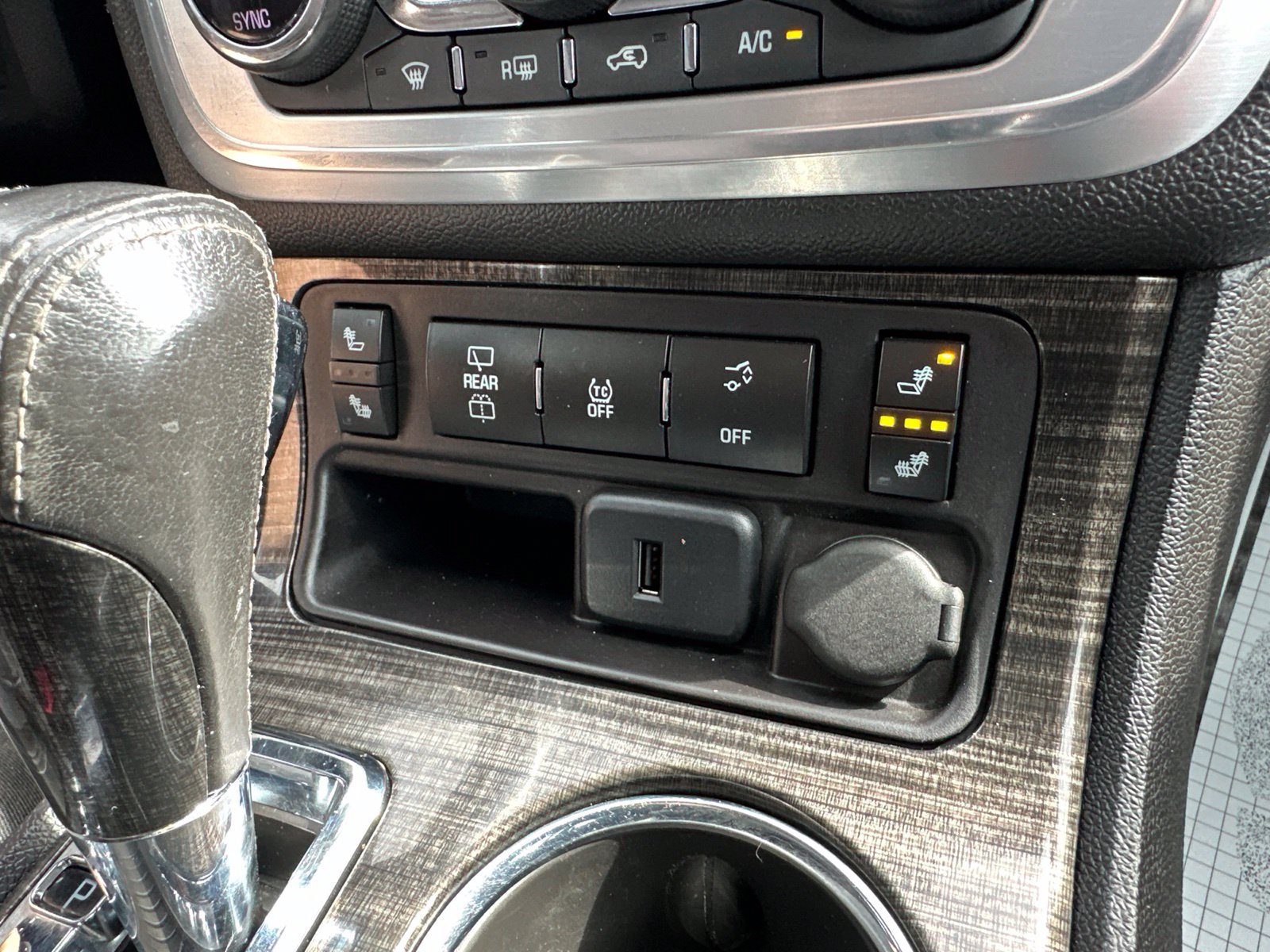 Used 2017 Silver GMC Limited image 61