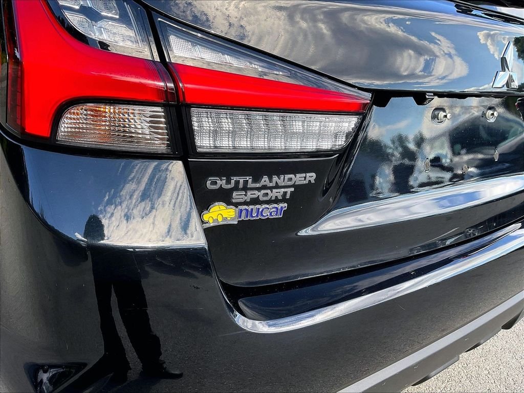Used 2025 Gray Mitsubishi SE image 28