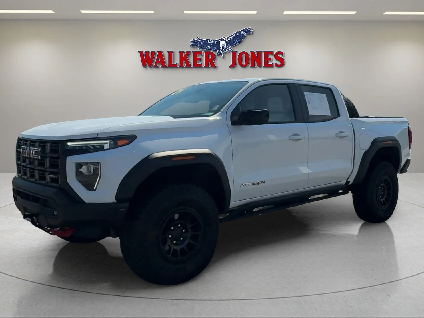 Used 2024 Summit White GMC 4WD AT4X image 8
