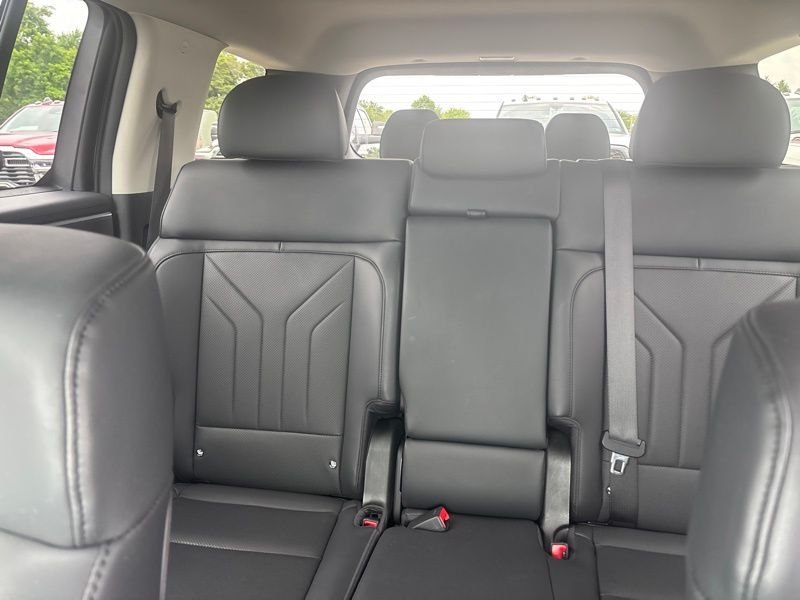 Used 2024 Silver Hyundai SEL image 27