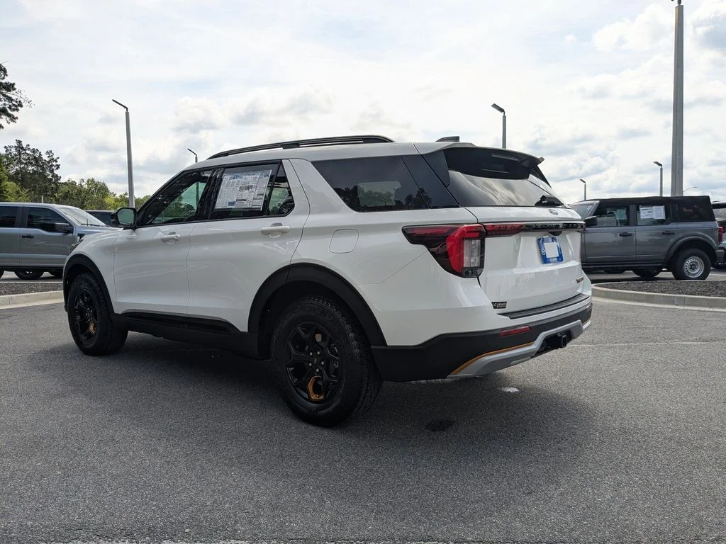 New 2026 Star White Metallic Tri-Coat Ford Tremor image 6