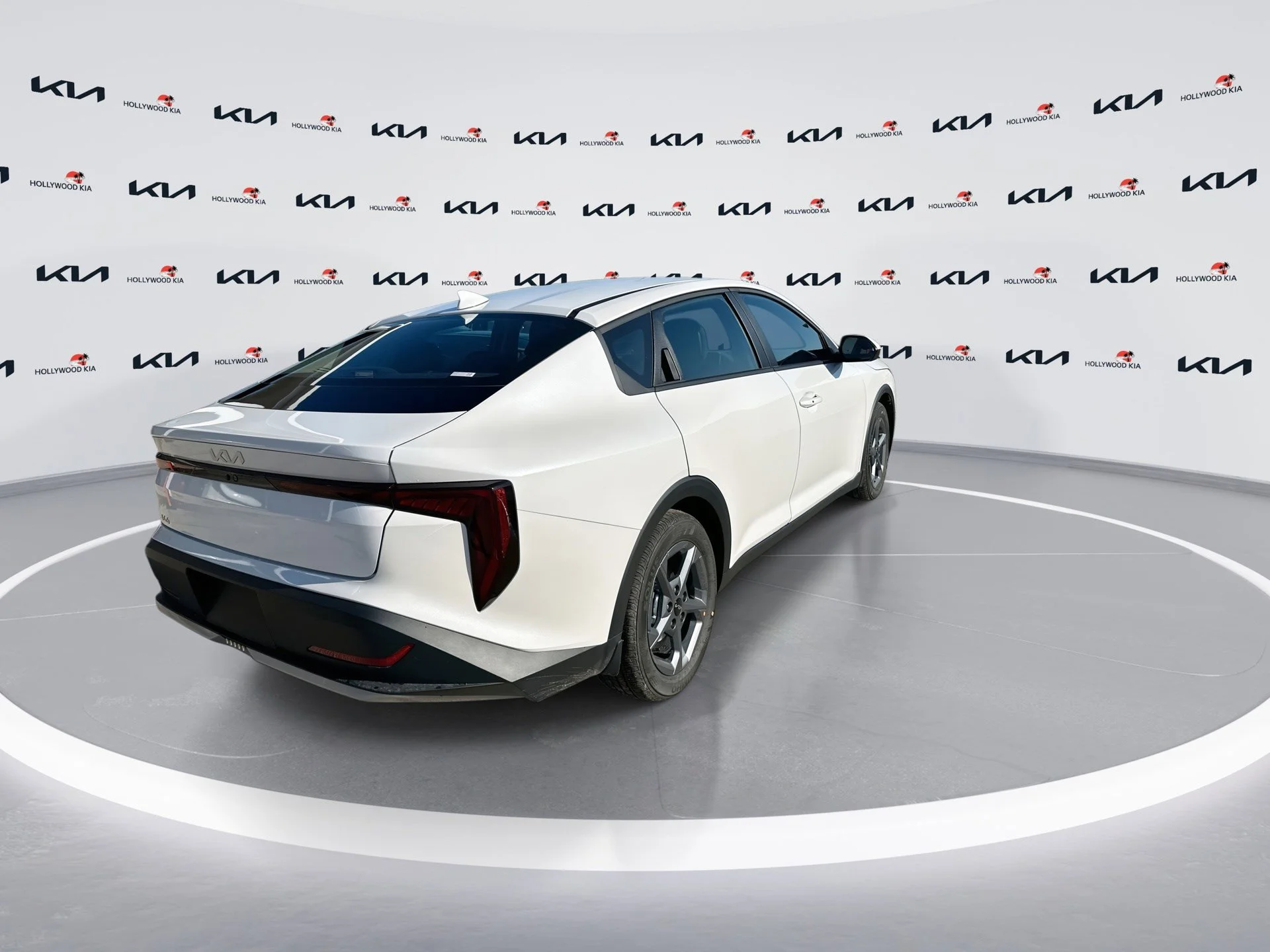 New 2026 Snow White Pearl Kia LXS image 8