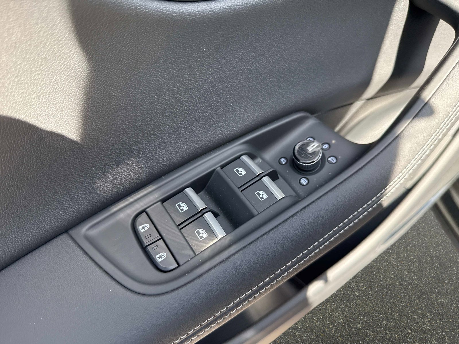 New 2026 Daytona Gray Pearl Effect Audi Premium Plus image 16