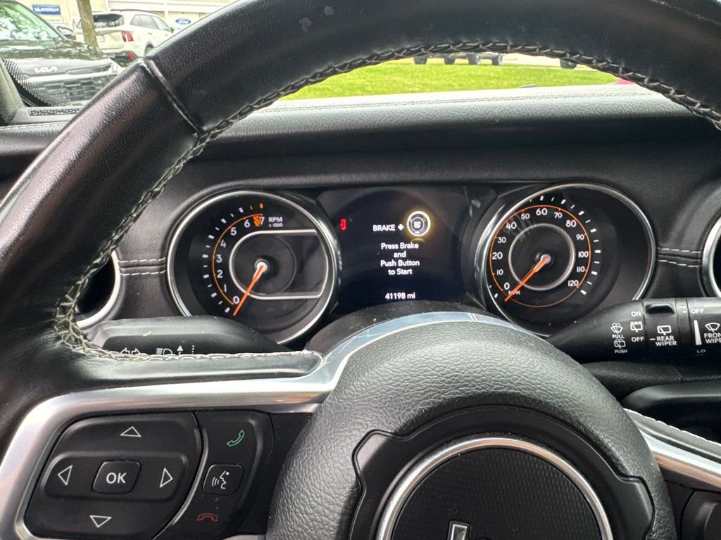 Used 2022 Black Jeep Unlimited Sahara image 6