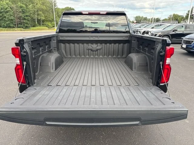 Used 2020 BLACK Chevrolet RST image 28