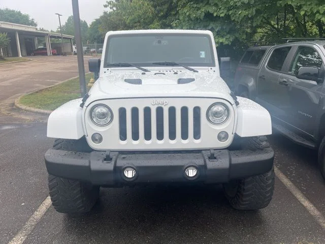 Used 2017 White Jeep Unlimited Rubicon image 2