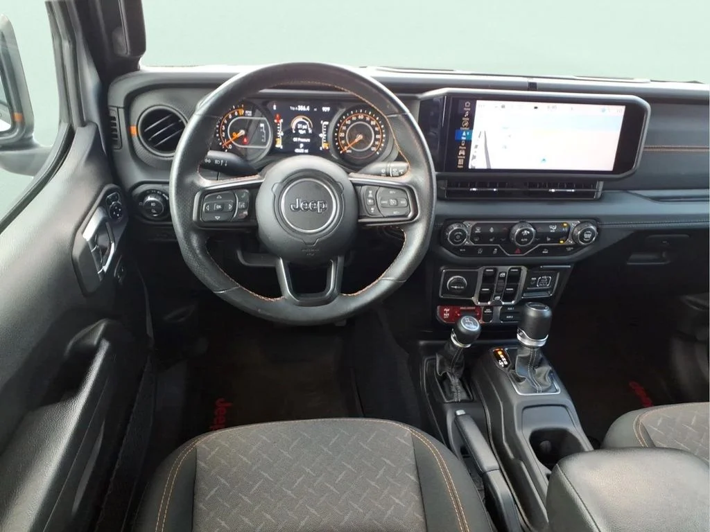 Used 2024 Silver Jeep Mojave image 17