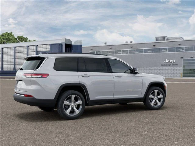 New 2026 Bright White Clear-Coat Exterior Paint Jeep Limited image 20