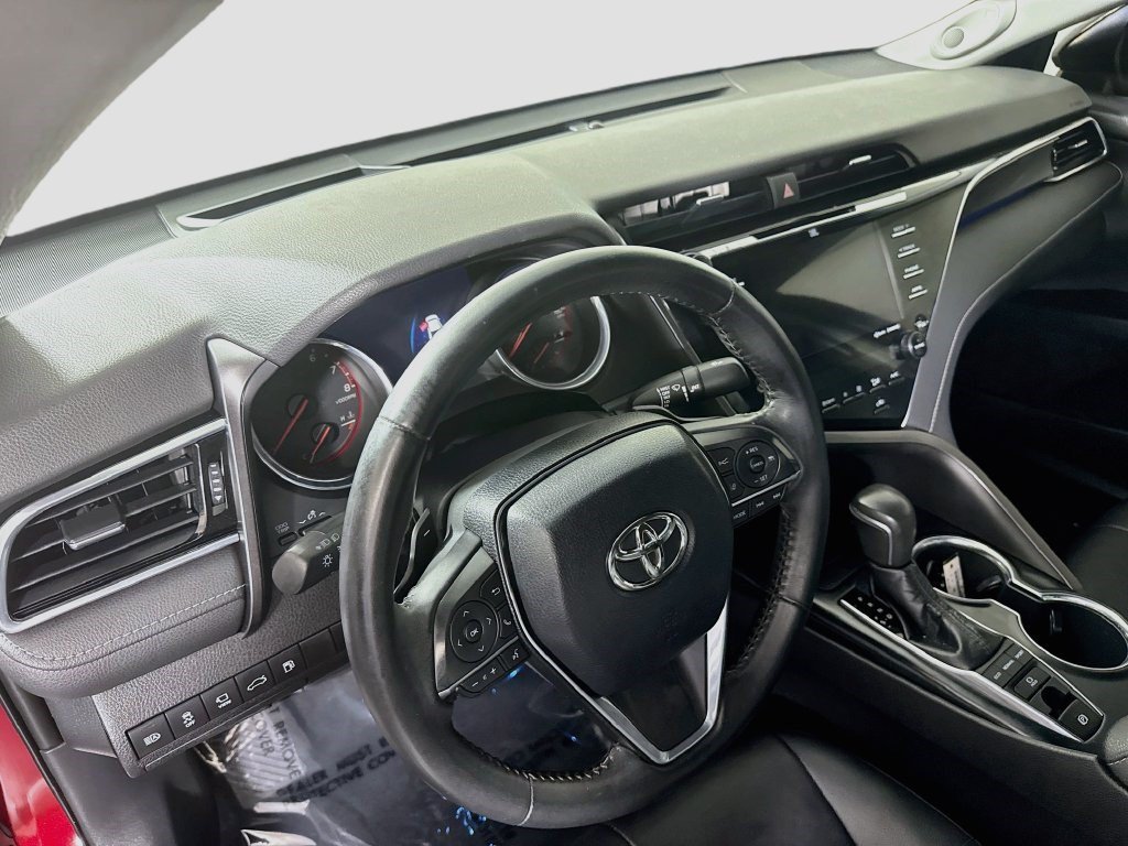 Used 2018 Wind Chill Pearl Toyota XSE V6 image 19