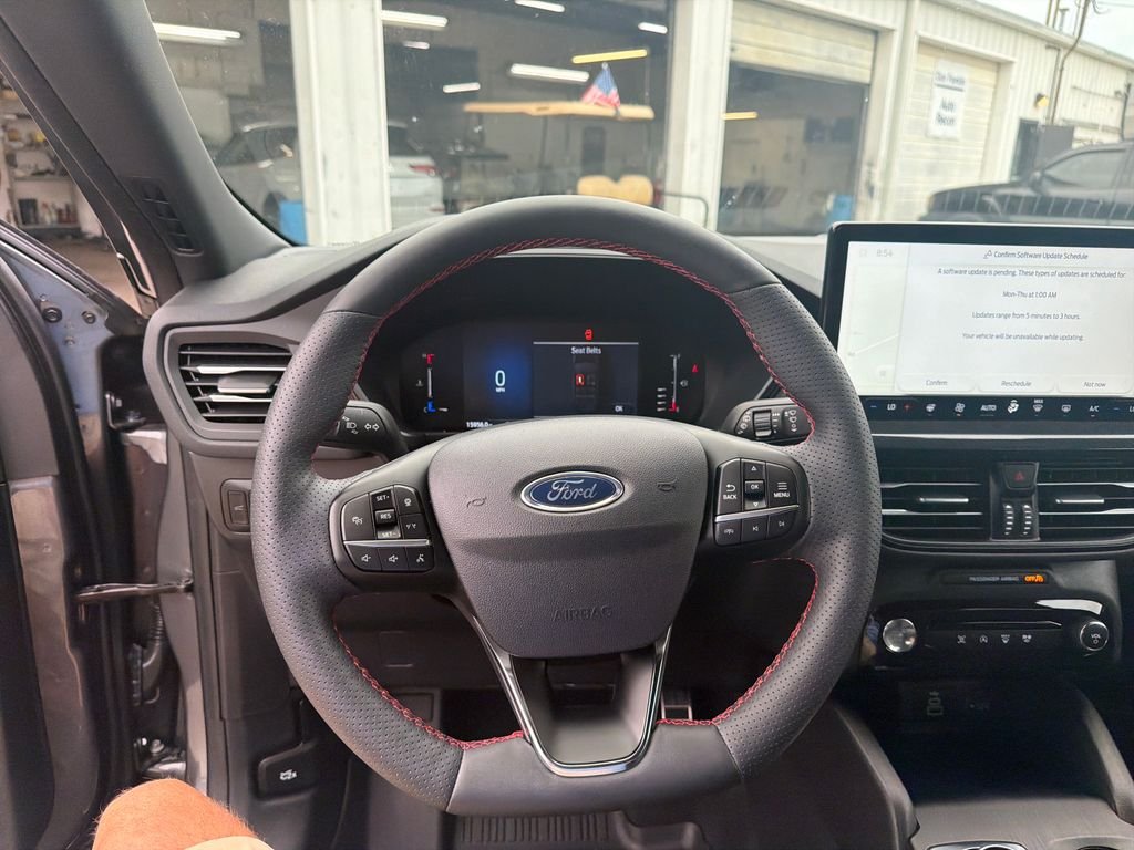 Used 2024 Gray Ford ST-Line image 17