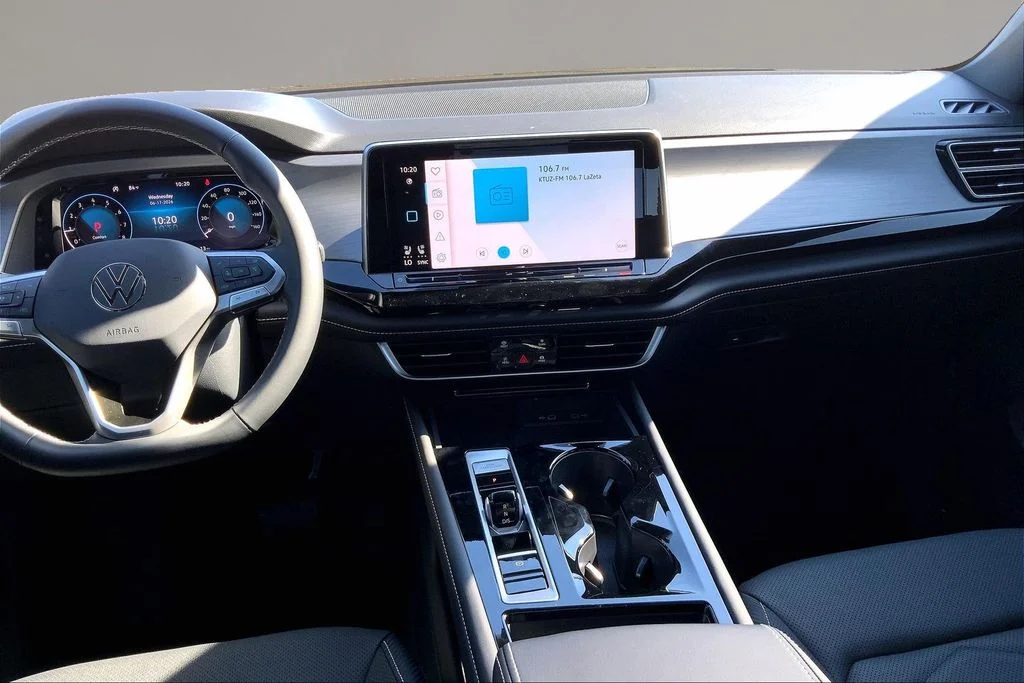 New 2026 Opal White Pearl Volkswagen SE w/Technology image 6