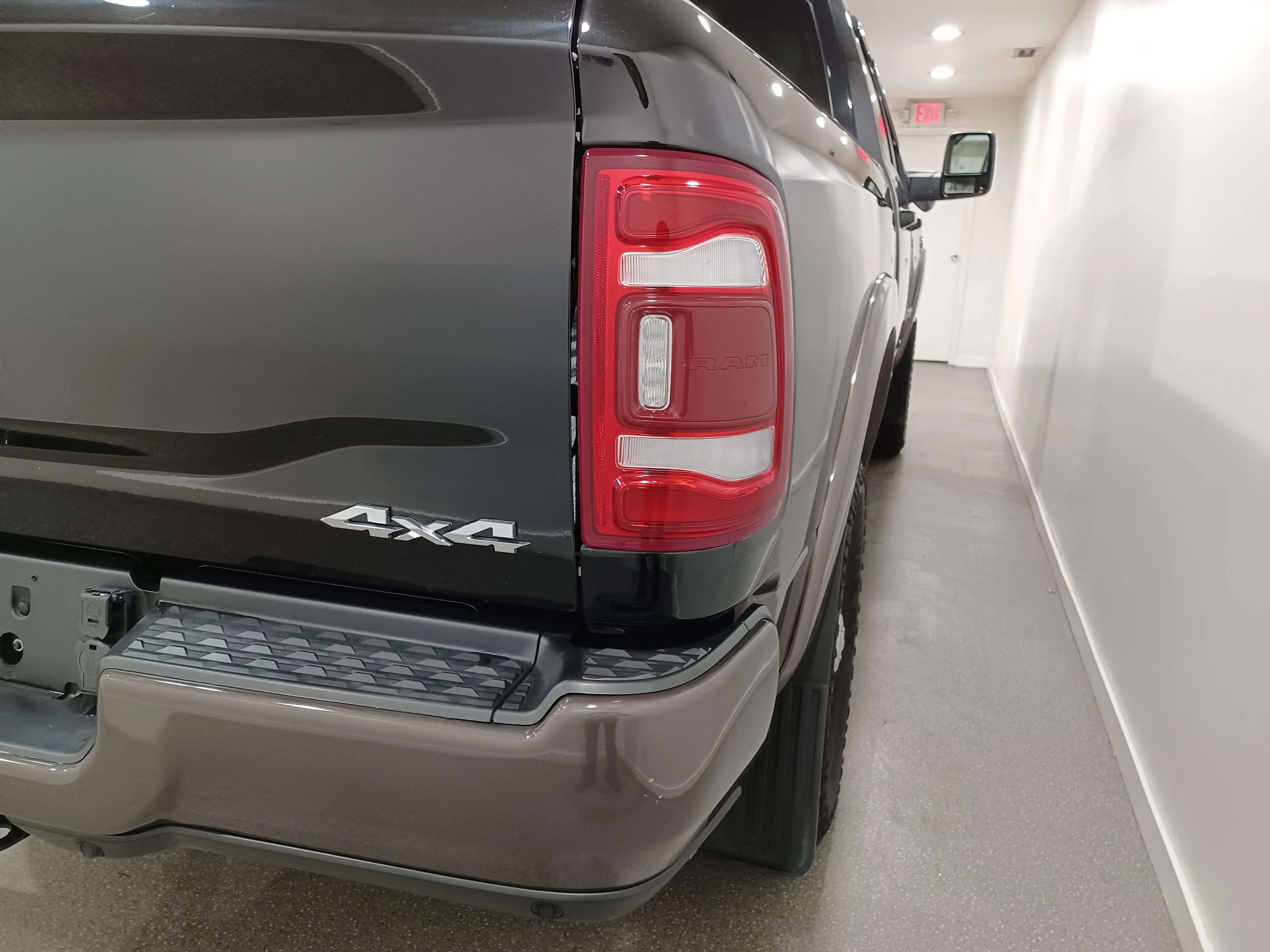 Certified Used 2024 Black Ram Limited Longhorn*6.7L Cummins | 35in Tires | Level | Nav | 360 Cam | Sunroof | Htd Whl | Pwr Boards image 23