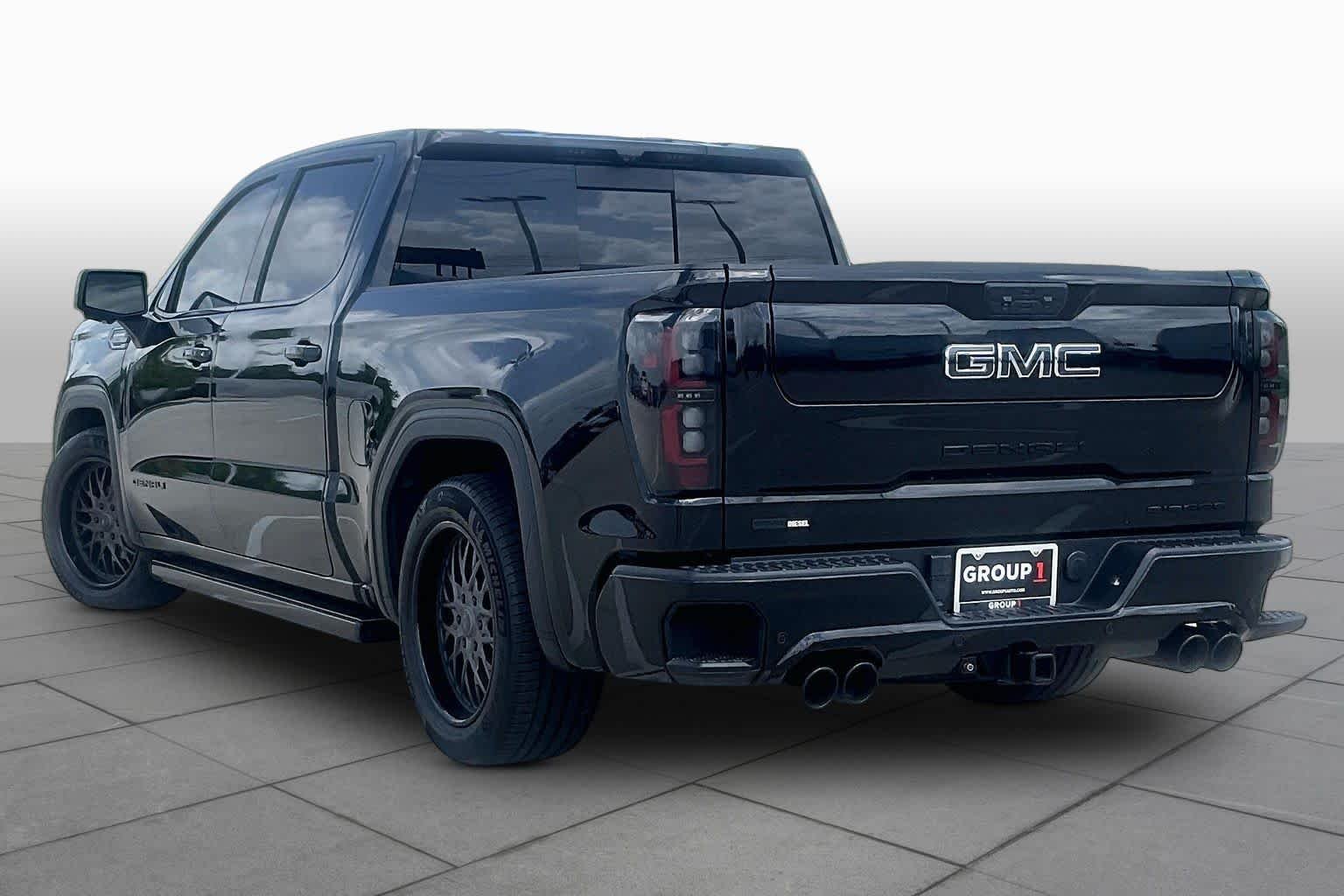 Used 2025 Onyx Black GMC Denali Ultimate image 22