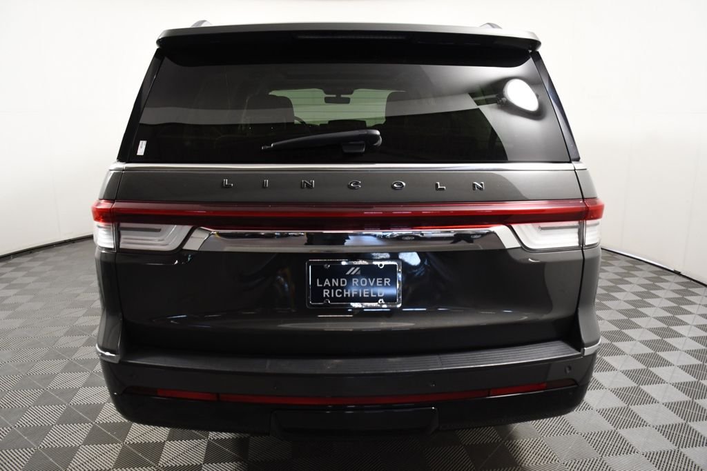 Used 2022 Chroma Caviar Dark Gray Metallic Clearcoat Lincoln Black Label image 5