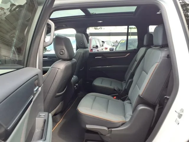 2024 GMC Acadia AT4 - Photo 17