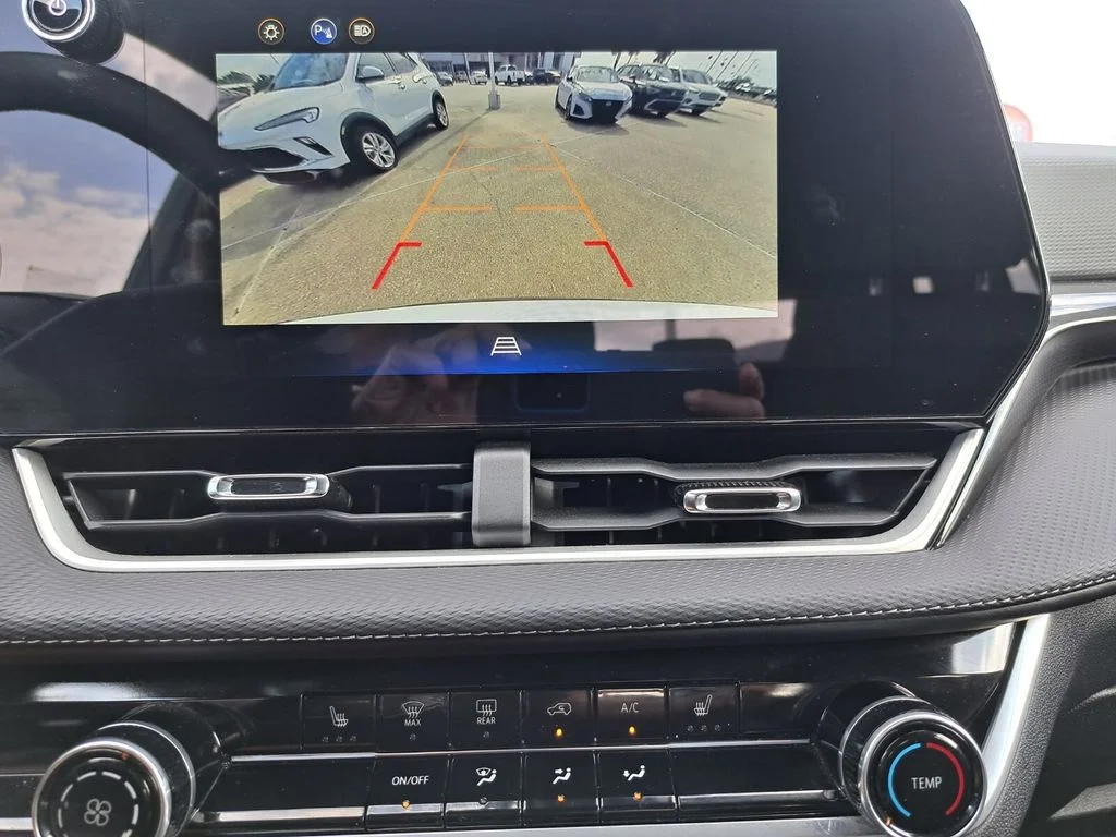 2025 Chevrolet Equinox LT - Photo 11