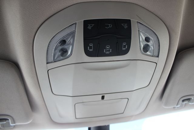Used 2023 Silver Chrysler Touring L image 12