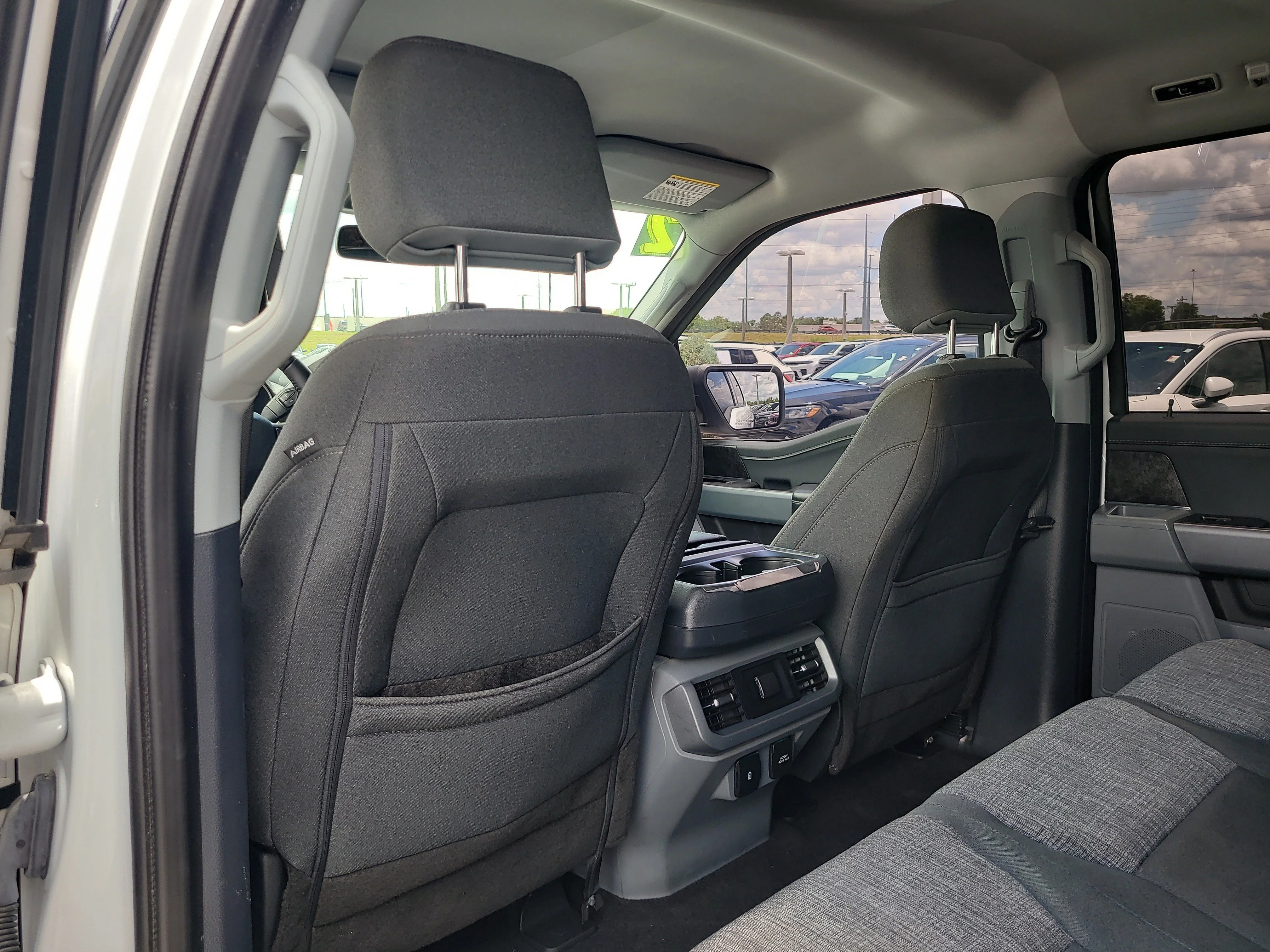 Used 2022 Oxford White Ford XLT image 13