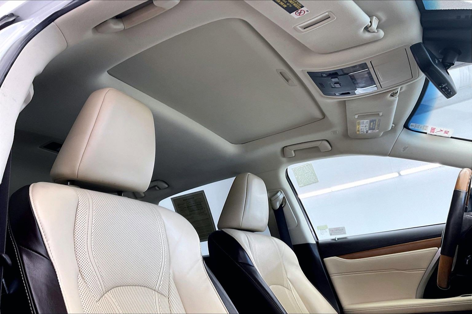 Used 2018 Eminent White Pearl Lexus 450h image 25