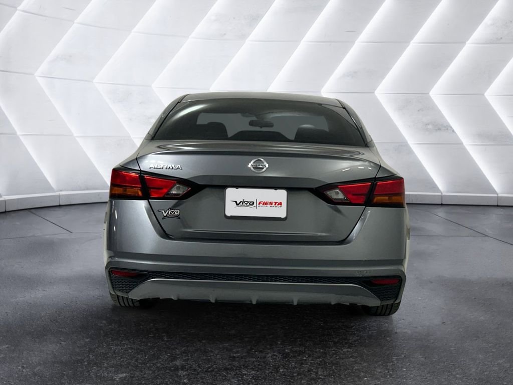 Used 2022 Gray Nissan 2.5 S image 5