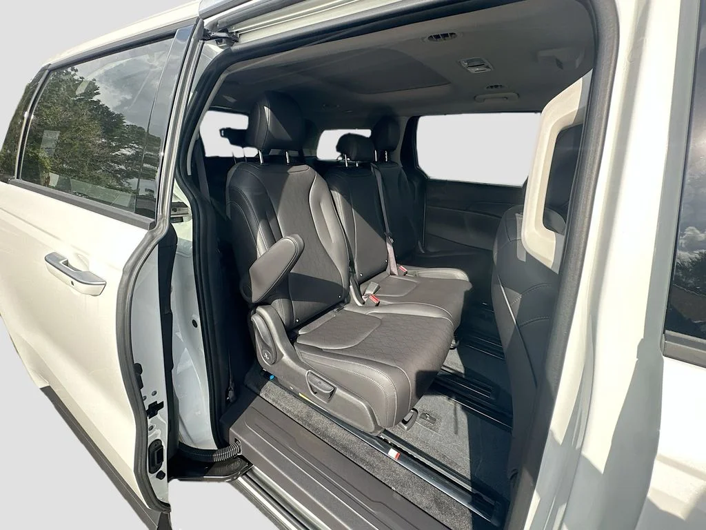 New 2026 Snow White Pearl Kia SX image 29