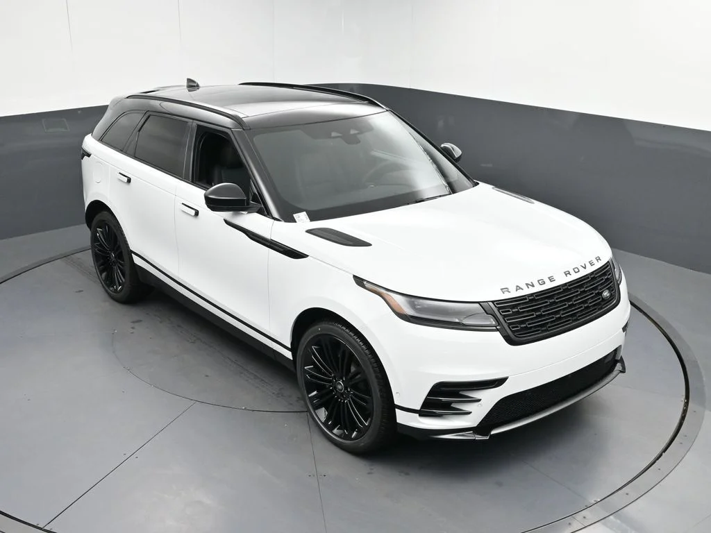 Certified Used 2026 White Land Rover Dynamic SE image 36
