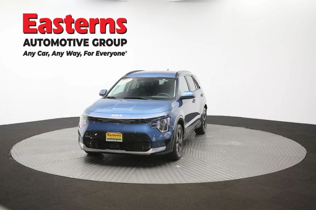 Used 2024 Blue Kia Wind image 55