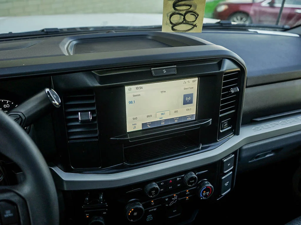 New 2027 Oxford White Ford F-350® XLT image 19