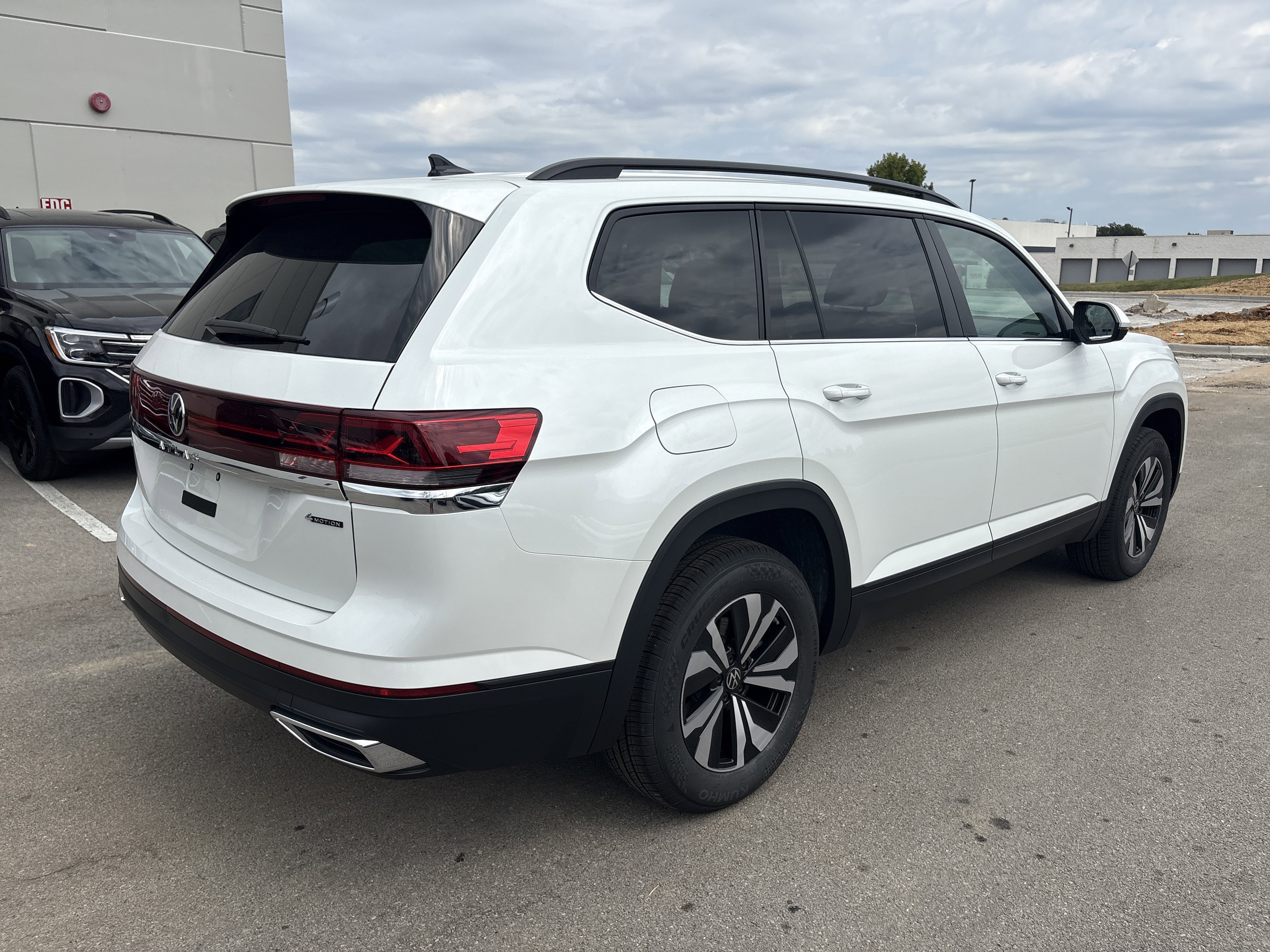 2026 Volkswagen Atlas SE - Photo 7