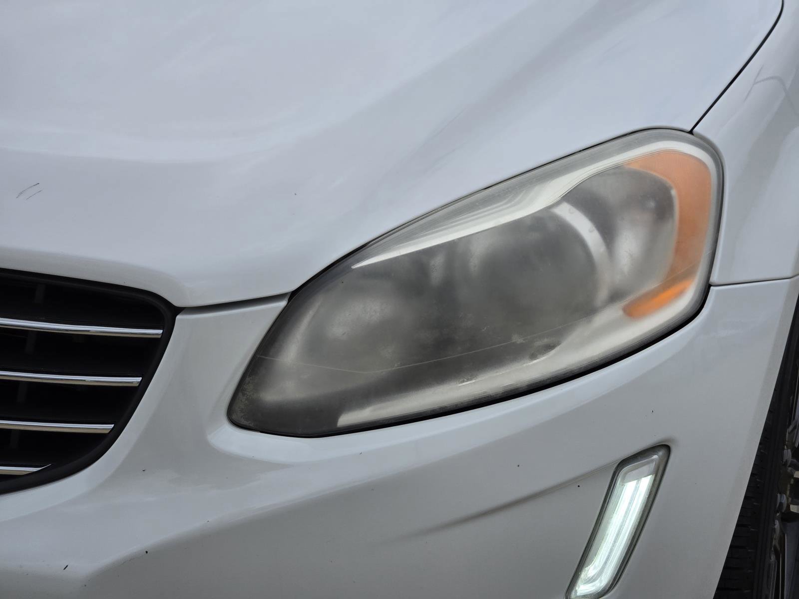 Used 2016 Ice White Volvo T5 Premier image 8