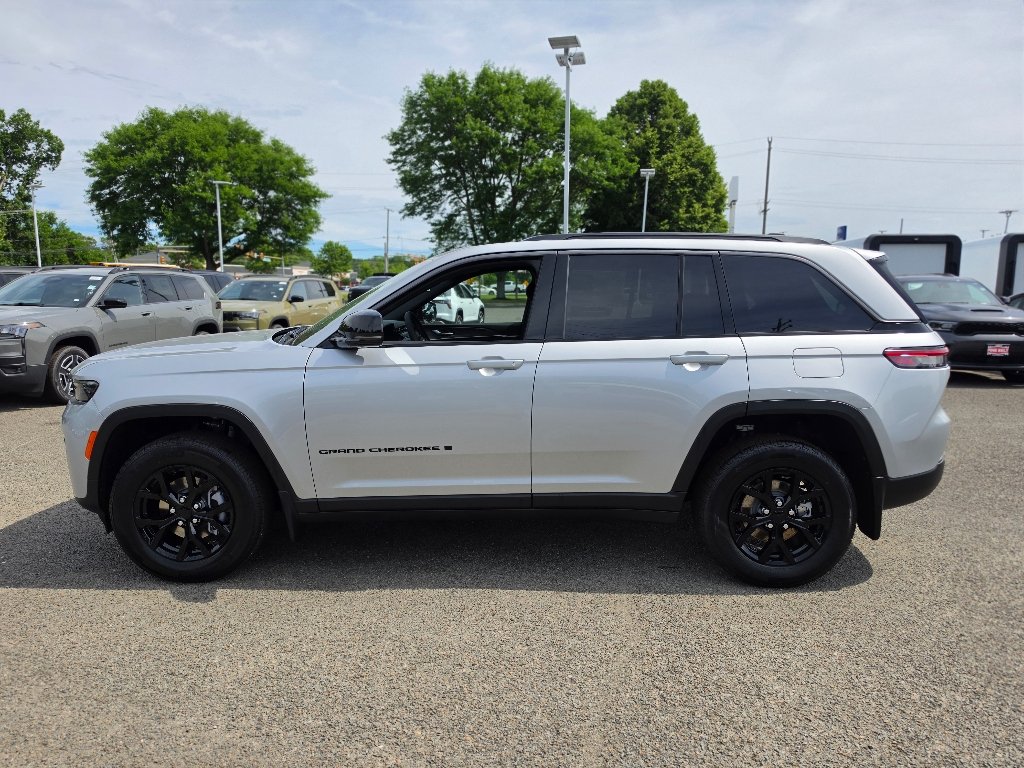 New 2026 Silver Jeep Laredo Altitude image 8