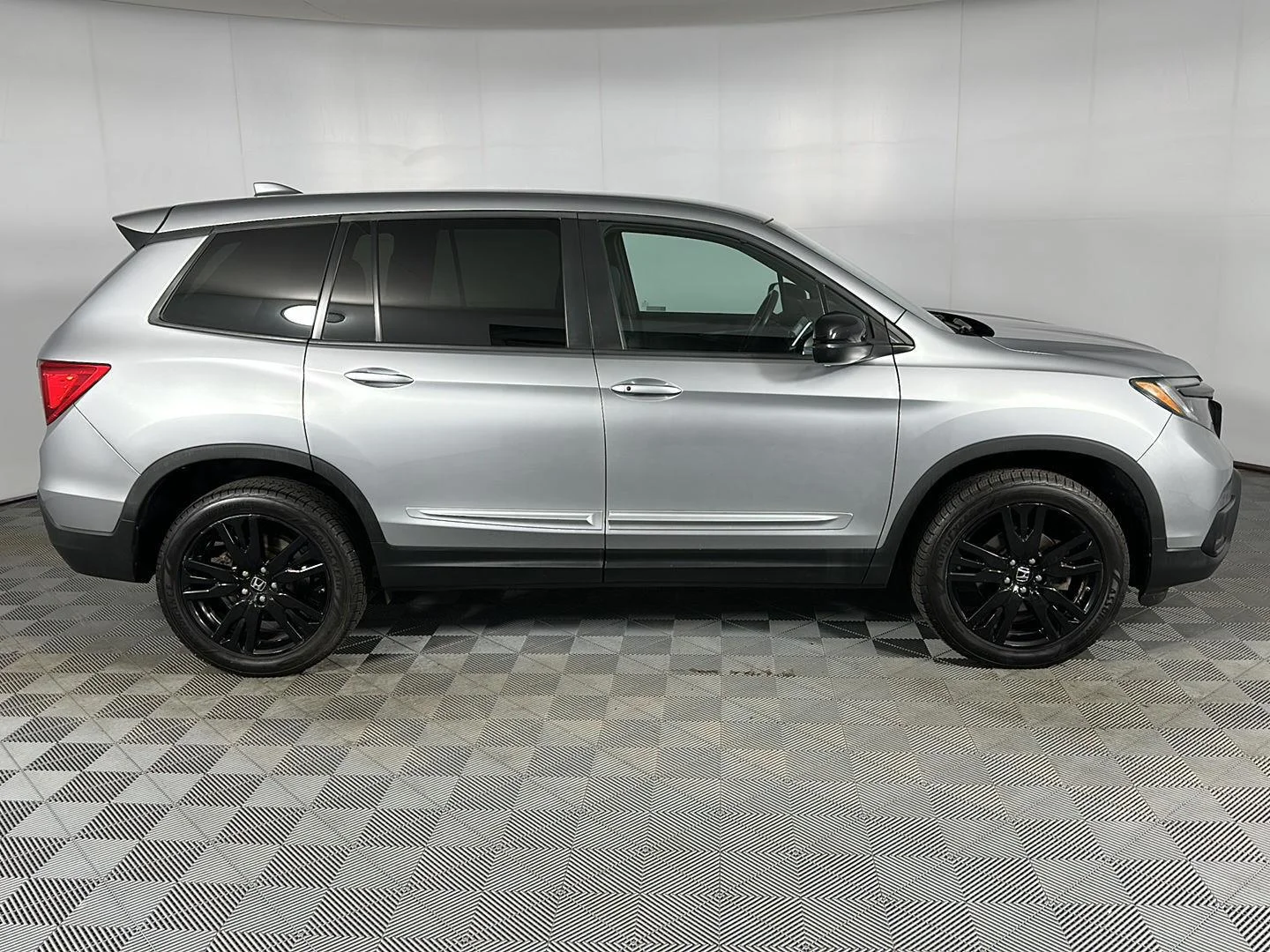 Used 2019 Lunar Silver Metallic Honda Sport image 24