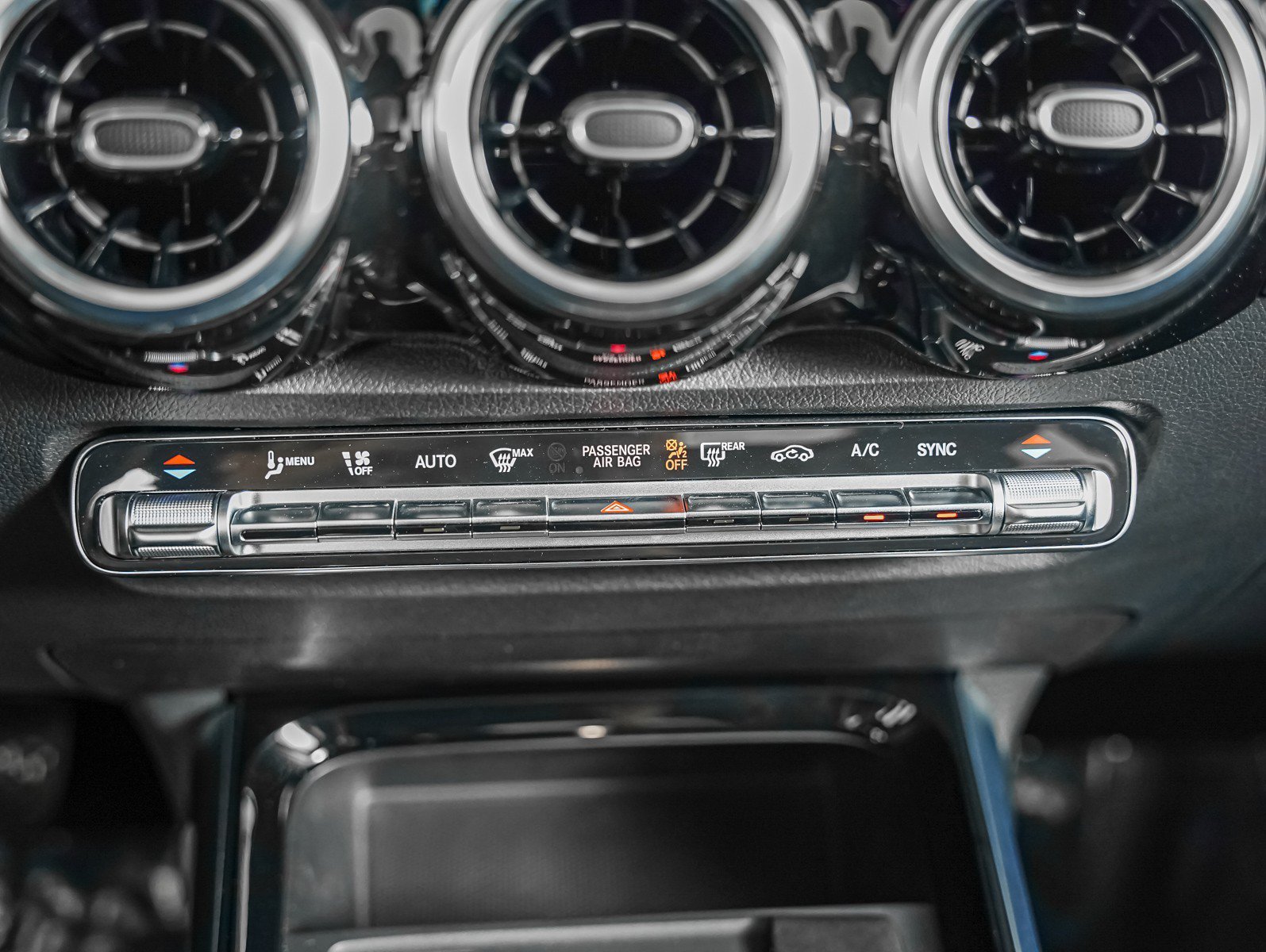 New 2026 Night Black Mercedes-Benz GLB 250 image 20