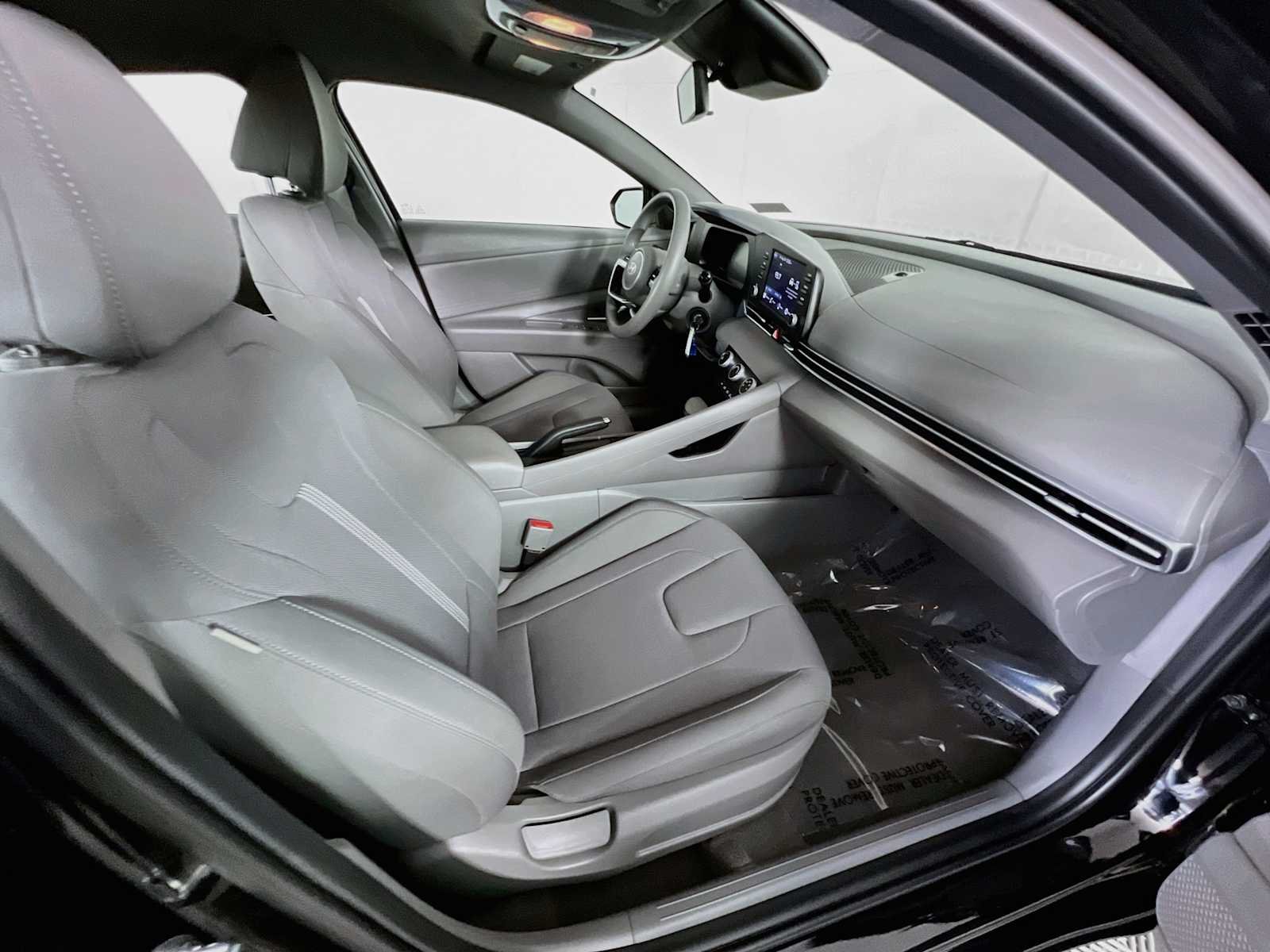 Used 2024 Abyss Black Hyundai SE image 27