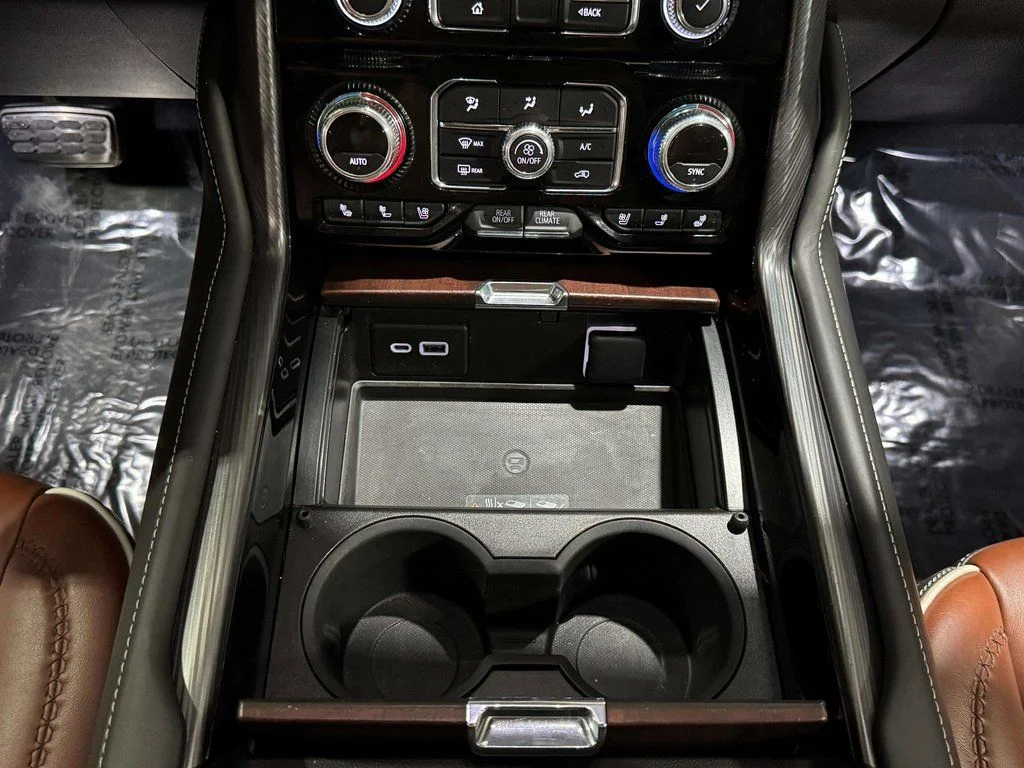 2023 GMC Yukon XL Denali Ultimate - Photo 17