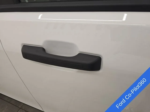 New 2026 Oxford White Ford XLT image 8