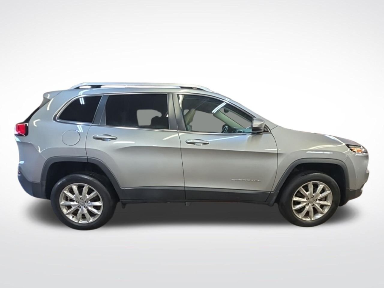 Used 2015 Silver Jeep Limited image 8