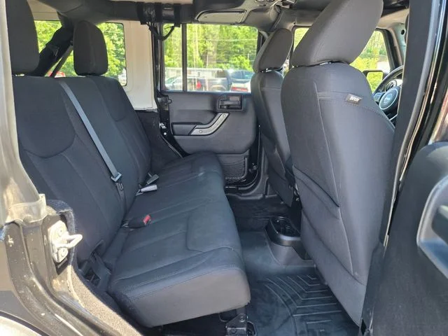 Used 2015 Black Jeep Unlimited Sport image 17