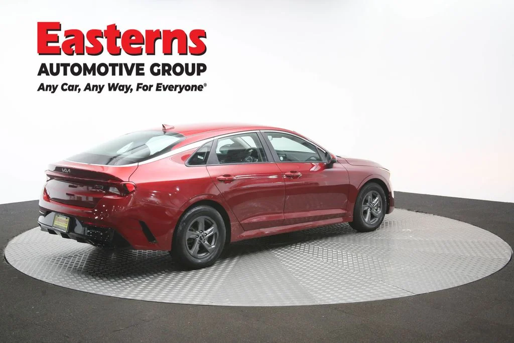 Used 2023 Red Kia LXS image 40