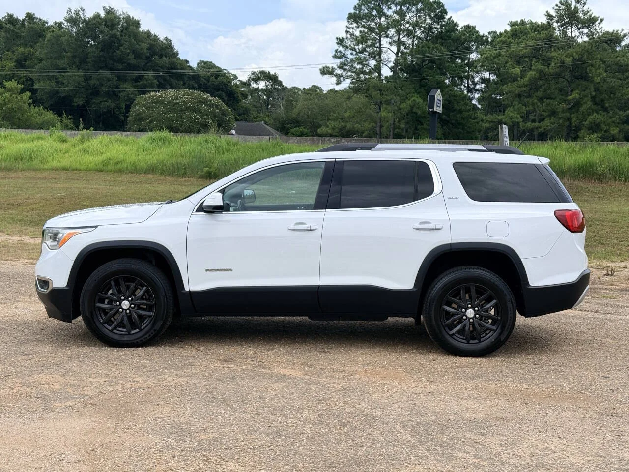 Used 2019 White GMC SLT 1 4dr SUV image 2