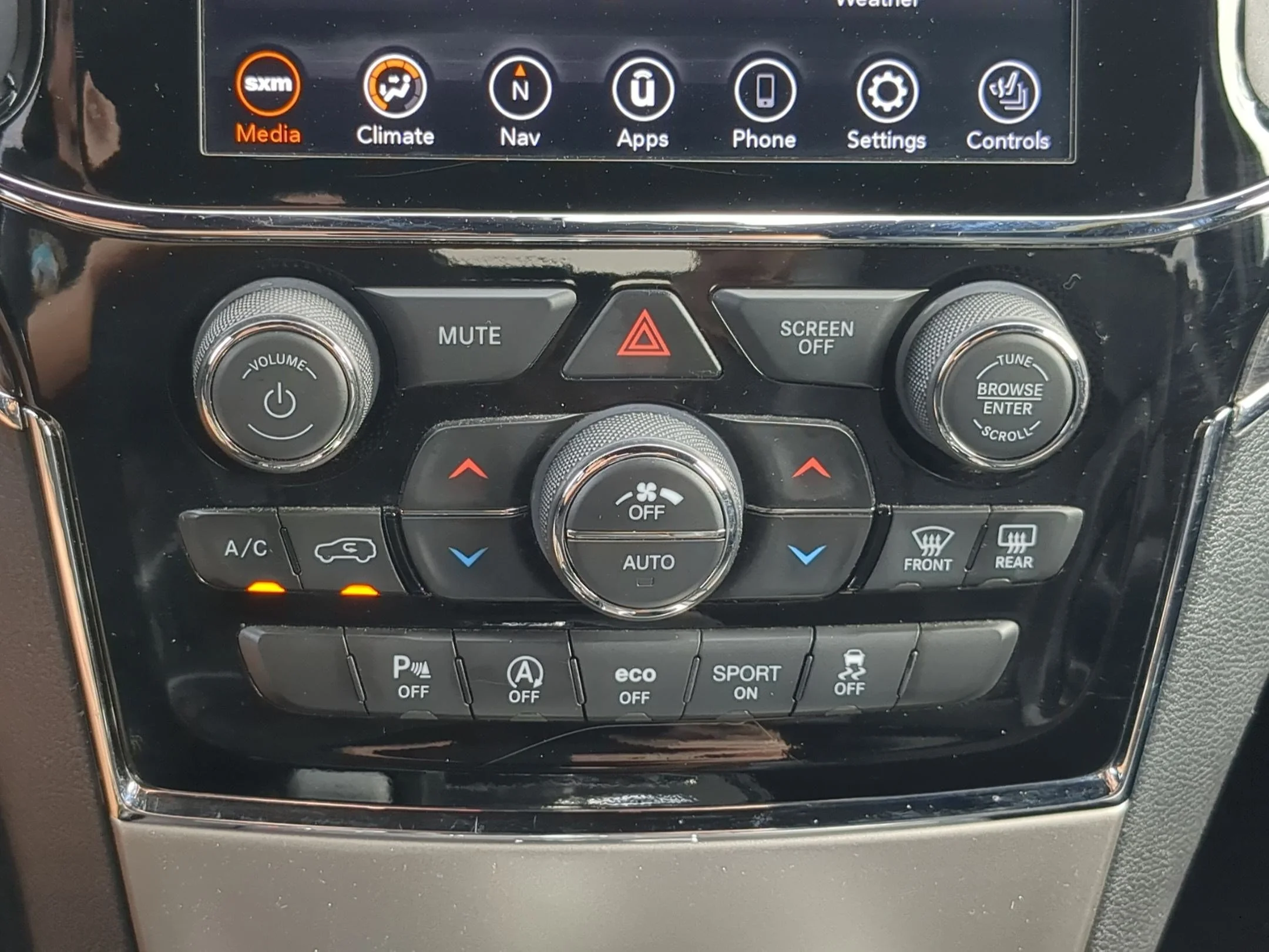 Used 2020 Bright White Clearcoat Jeep Overland image 22