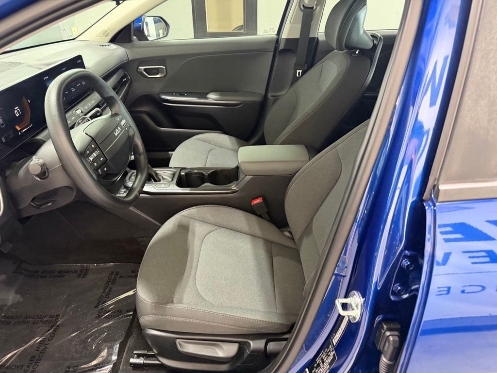 Used 2025 Blue Kia LXS image 30