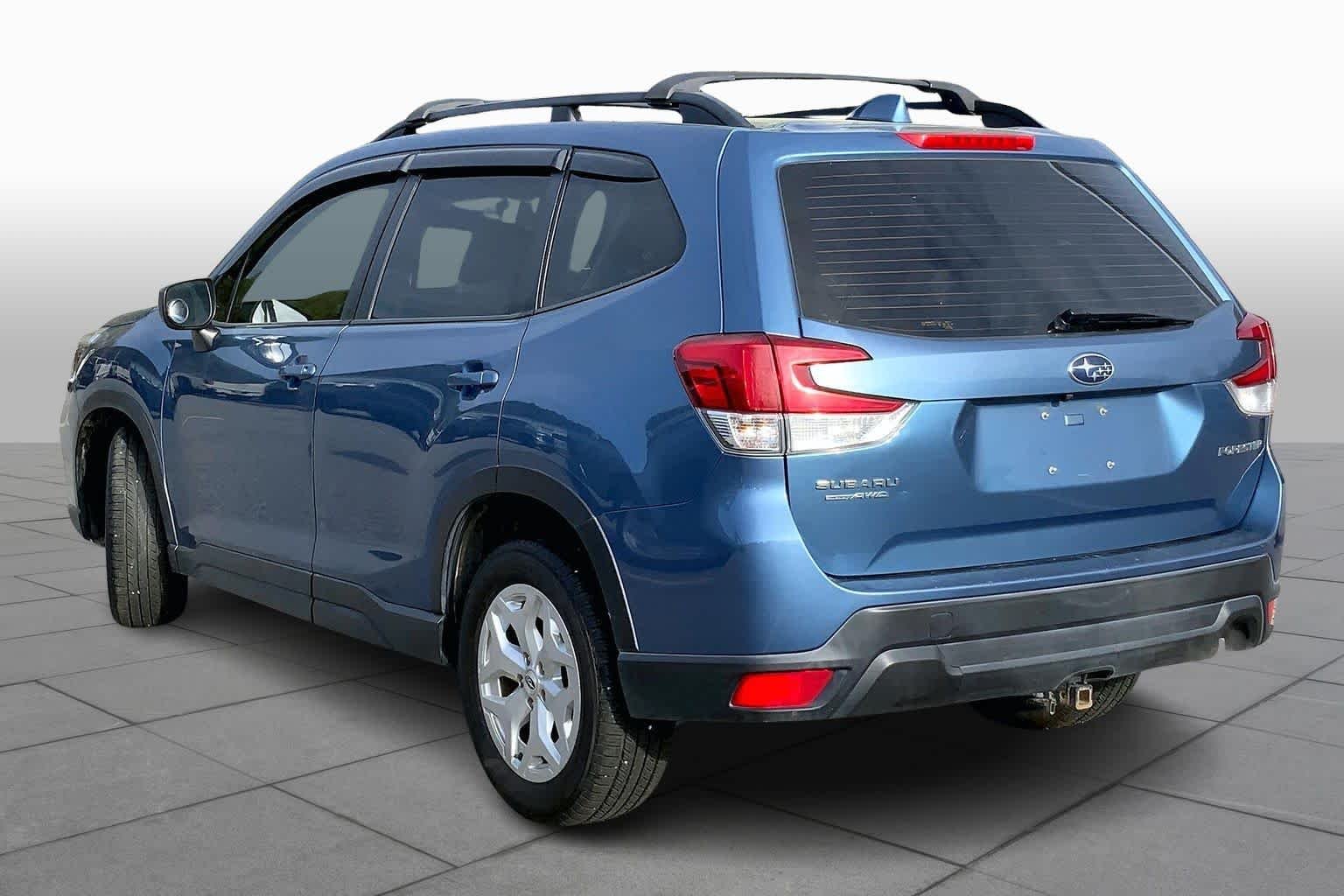 Used 2019 Horizon Blue Pearl Subaru  image 12