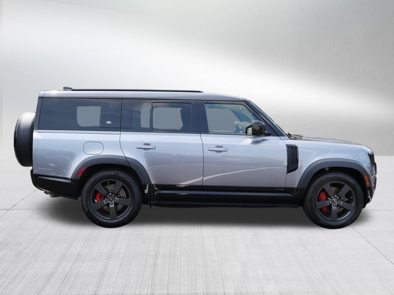 Certified Used 2023 Eiger Grey Metallic Land Rover X image 6